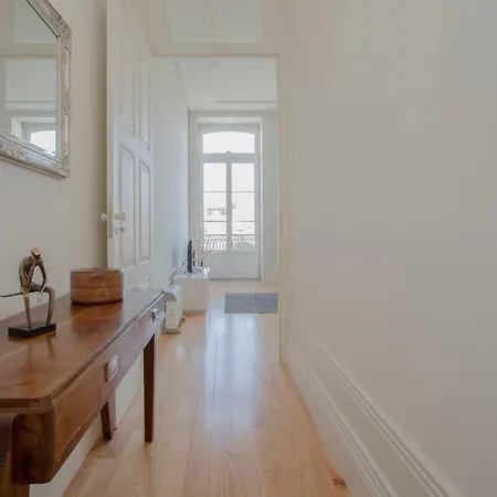 Downtown Spacious Apartament *